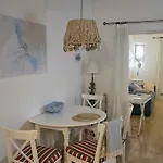Stunning Sea-view W Access To Shared Pools Apartmán