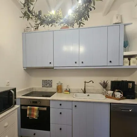 Apartment Stunning Sea-view W Access To Shared Pools