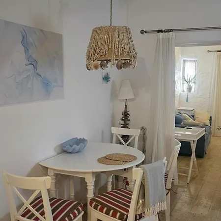 Stunning Sea-view W Access To Shared Pools Apartament