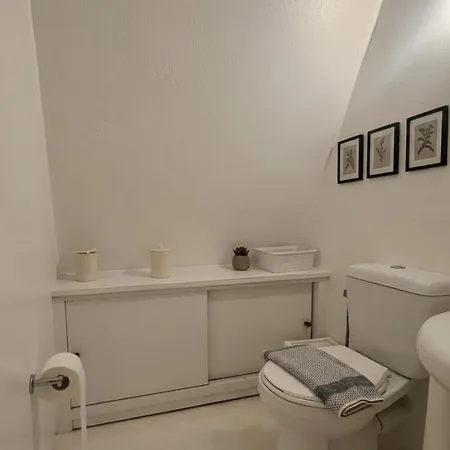 Stunning Sea-view W Access To Shared Pools *